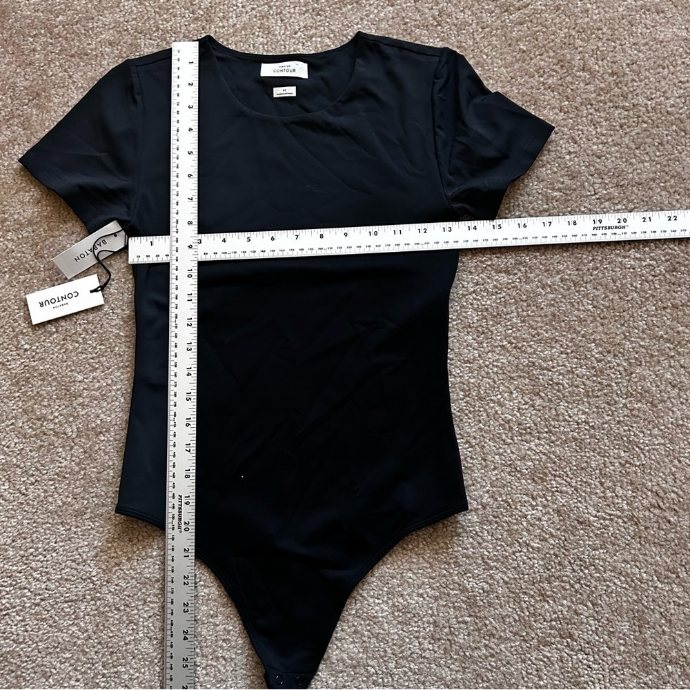 Aritizia Babaton Contour Short Sleeve Black Bodysuit - Picture 8 of 10